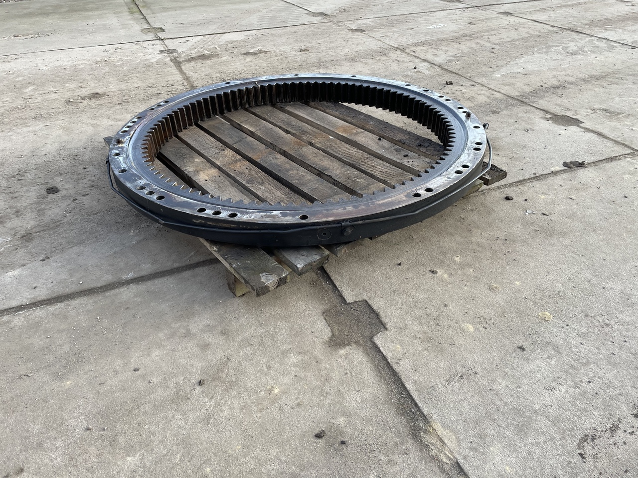 KOMATSU PC 228 - Otočný ložisko pre Rýpadlo: obrázok 2 KOMATSU PC 228 - Otočný ložisko pre Rýpadlo: obrázok 2