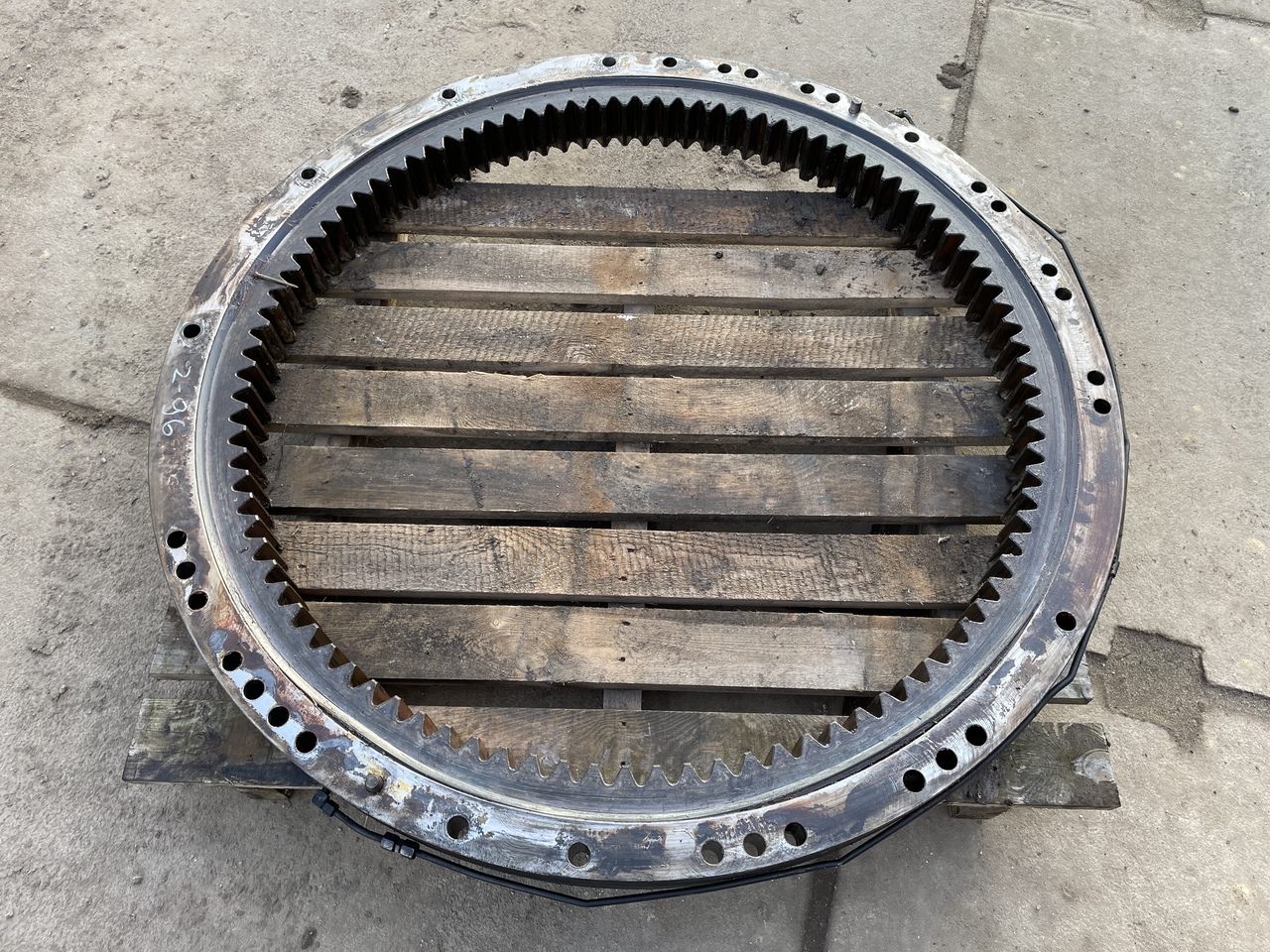 KOMATSU PC 228 - Otočný ložisko pre Rýpadlo: obrázok 3 KOMATSU PC 228 - Otočný ložisko pre Rýpadlo: obrázok 3