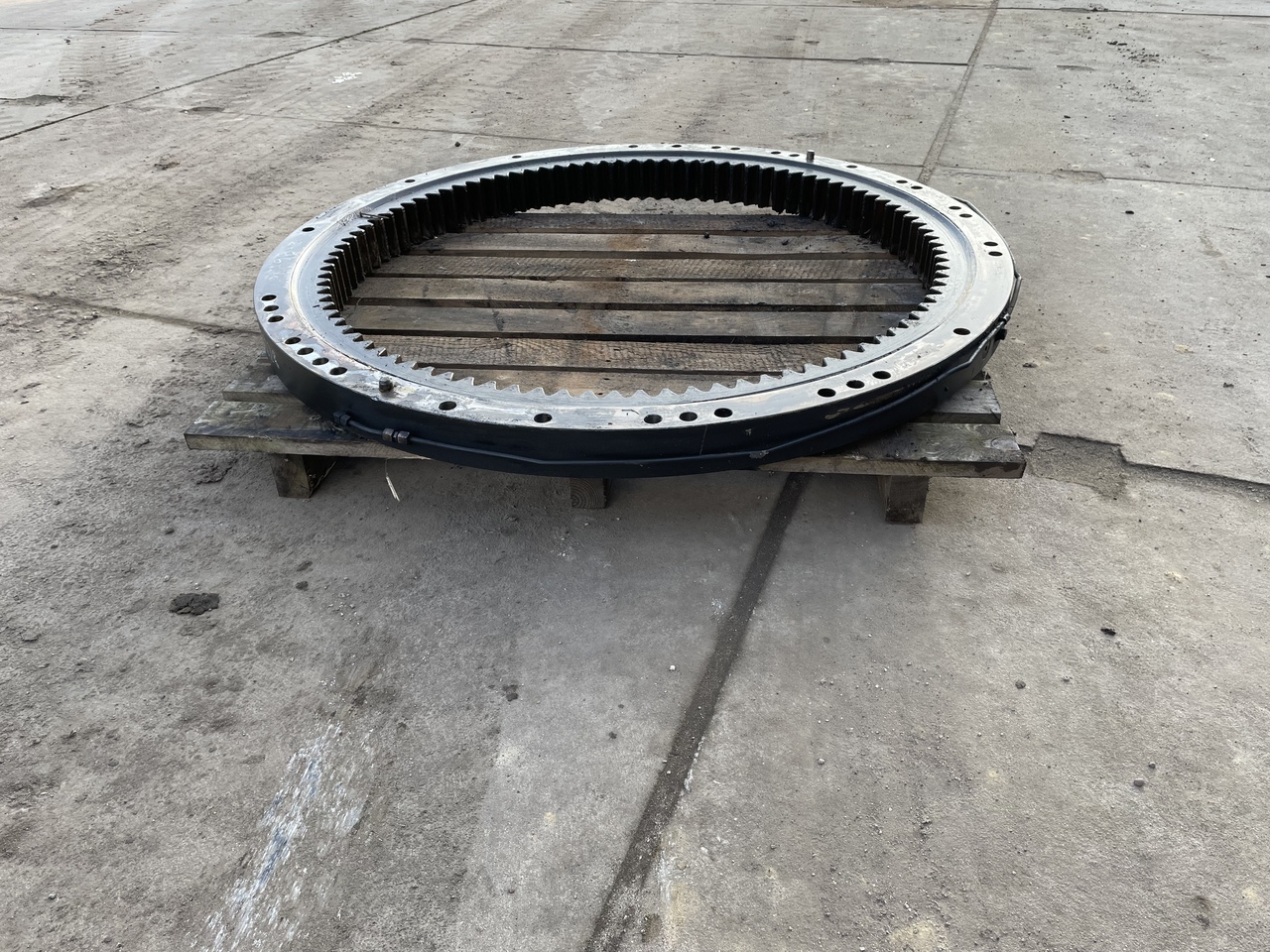 KOMATSU PC 228 - Otočný ložisko pre Rýpadlo: obrázok 1 KOMATSU PC 228 - Otočný ložisko pre Rýpadlo: obrázok 1