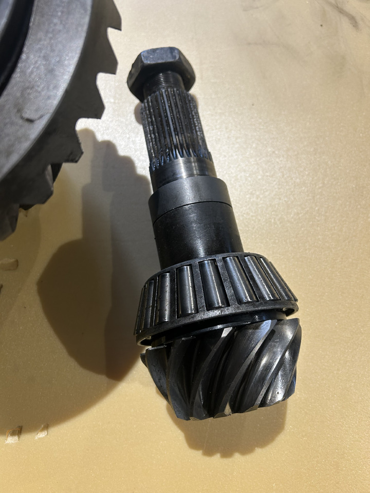 ZF 4472 348 064 35:12 - Diferenciál pre Kolesové rýpadlo: obrázok 4 ZF 4472 348 064 35:12 - Diferenciál pre Kolesové rýpadlo: obrázok 4