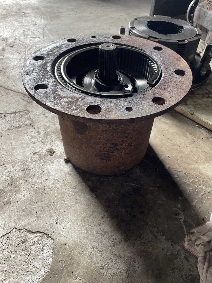 Zwolnica ZF APL-745 - Náprava a diely pre Kolesové rýpadlo: obrázok 3 Zwolnica ZF APL-745 - Náprava a diely pre Kolesové rýpadlo: obrázok 3