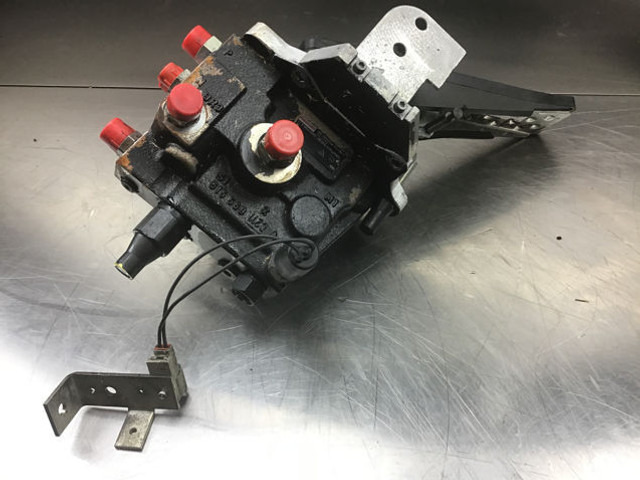 Liebherr Brake Compact Block - Pedál: obrázok 2 Liebherr Brake Compact Block - Pedál: obrázok 2