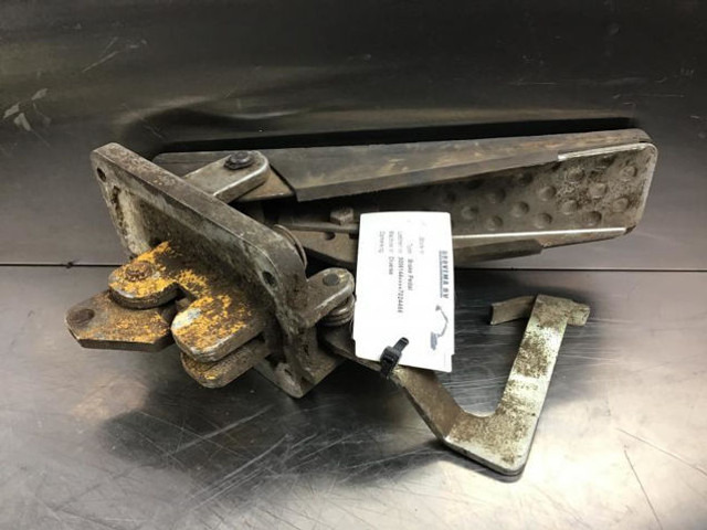 Liebherr Brake Pedal - Pedál: obrázok 1 Liebherr Brake Pedal - Pedál: obrázok 1