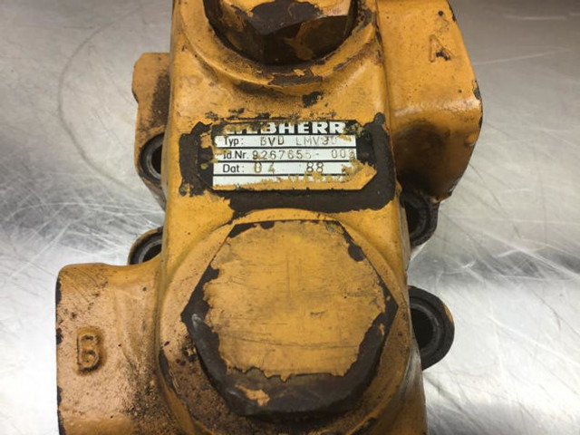 Liebherr Brake Valve - Motor a diely: obrázok 3 Liebherr Brake Valve - Motor a diely: obrázok 3