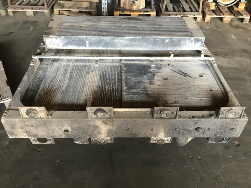 Liebherr Combined Radiator - Chladič: obrázok 1 Liebherr Combined Radiator - Chladič: obrázok 1