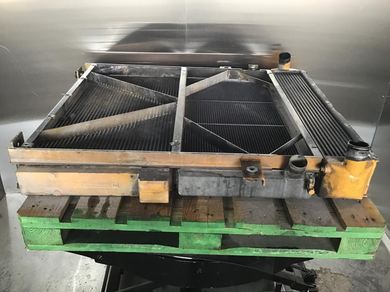 Liebherr Combined Radiator - Chladič: obrázok 1 Liebherr Combined Radiator - Chladič: obrázok 1