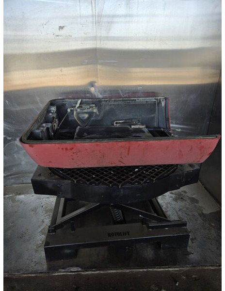 Liebherr Engine Hood - Motor: obrázok 4 Liebherr Engine Hood - Motor: obrázok 4