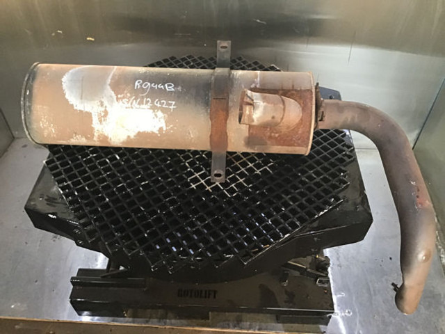 Liebherr Exhaust Silencer - Tlumič výfuku: obrázok 3 Liebherr Exhaust Silencer - Tlumič výfuku: obrázok 3