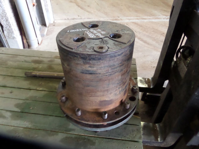 Liebherr Final Drive - Odpruženie: obrázok 1 Liebherr Final Drive - Odpruženie: obrázok 1