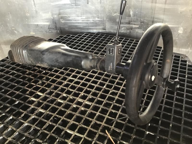 Liebherr - Stĺpik riadenia: obrázok 1 Liebherr - Stĺpik riadenia: obrázok 1