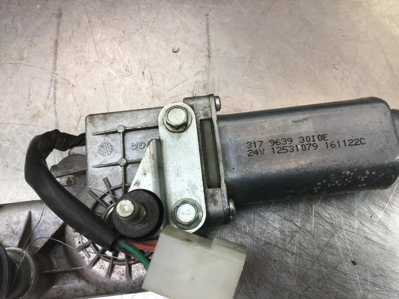 Liebherr L550 - Stierač: obrázok 1 Liebherr L550 - Stierač: obrázok 1