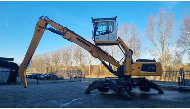 Liebherr LH30 M - Překládkové rýpadlo: obrázok 1 Liebherr LH30 M - Překládkové rýpadlo: obrázok 1