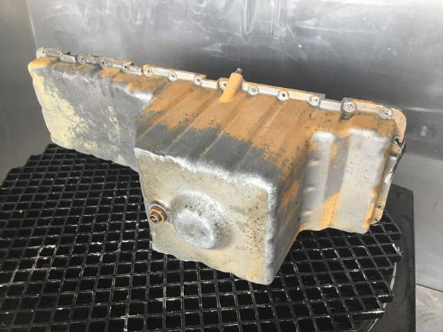 Liebherr Oil Sump - Kľuková skriňa: obrázok 4 Liebherr Oil Sump - Kľuková skriňa: obrázok 4