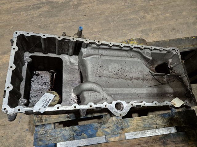 Liebherr Oil Sump - Kľuková skriňa: obrázok 4 Liebherr Oil Sump - Kľuková skriňa: obrázok 4