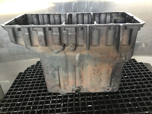 Liebherr Oil Sump - Kľuková skriňa: obrázok 3 Liebherr Oil Sump - Kľuková skriňa: obrázok 3