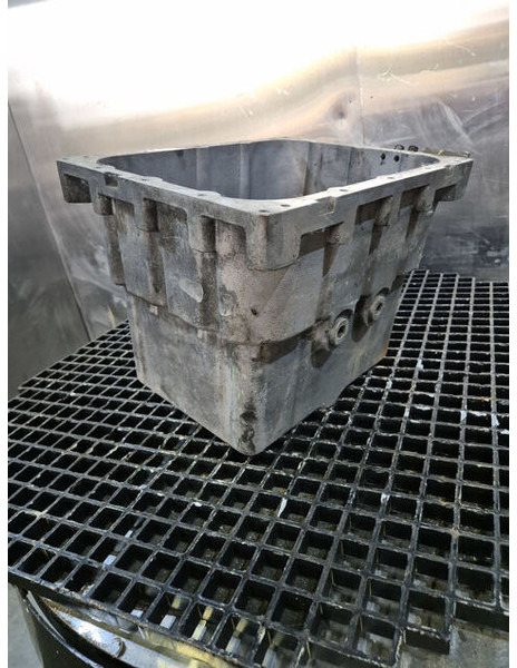 Liebherr Oil Sump - Kľuková skriňa: obrázok 2 Liebherr Oil Sump - Kľuková skriňa: obrázok 2