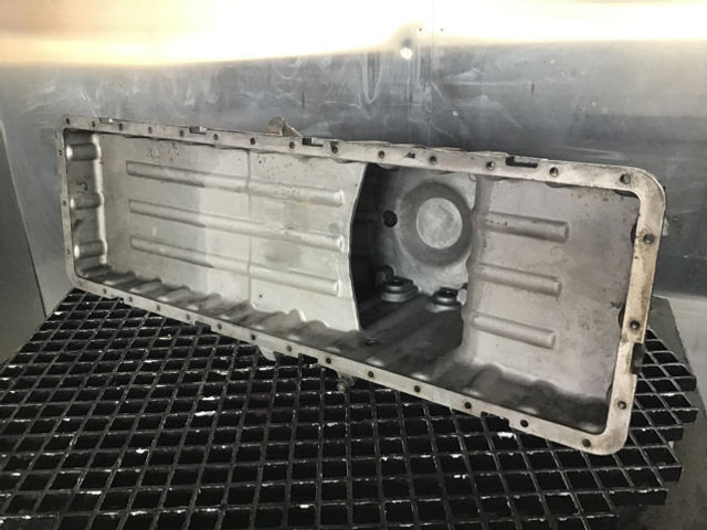 Liebherr Oil Sump - Kľuková skriňa: obrázok 5 Liebherr Oil Sump - Kľuková skriňa: obrázok 5