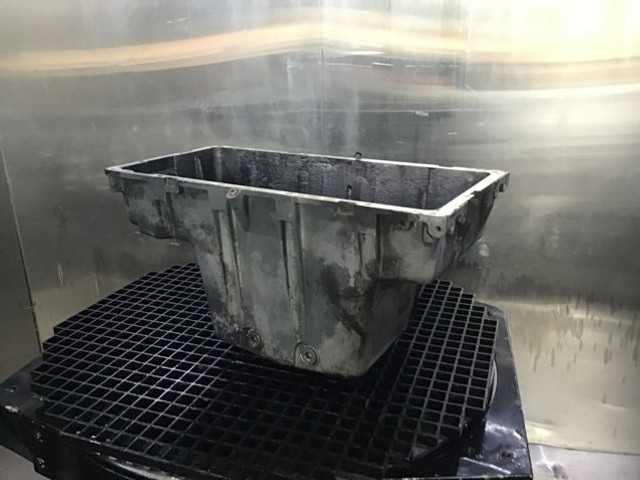 Liebherr Oil Sump - Kľuková skriňa: obrázok 1 Liebherr Oil Sump - Kľuková skriňa: obrázok 1
