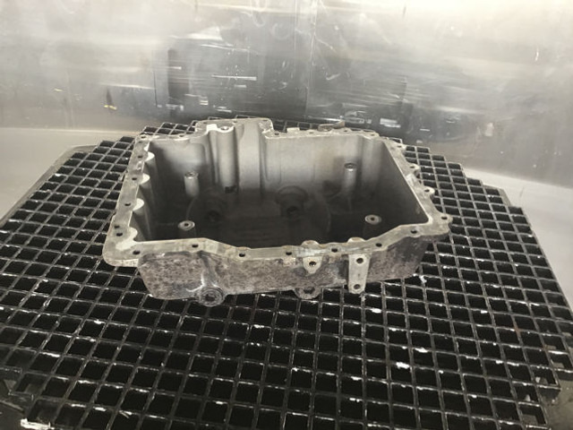 Liebherr Oil Sump - Kľuková skriňa: obrázok 2 Liebherr Oil Sump - Kľuková skriňa: obrázok 2