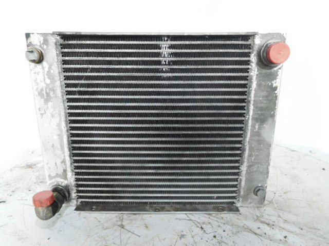 Liebherr Oilcooler - Olejový chladič: obrázok 2 Liebherr Oilcooler - Olejový chladič: obrázok 2