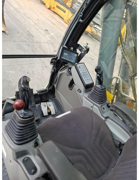 Liebherr R926 LC - Pásové rýpadlo: obrázok 4 Liebherr R926 LC - Pásové rýpadlo: obrázok 4