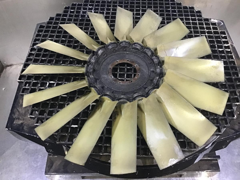 Liebherr R954B / R954HD / R954 - Ventilátor: obrázok 2 Liebherr R954B / R954HD / R954 - Ventilátor: obrázok 2