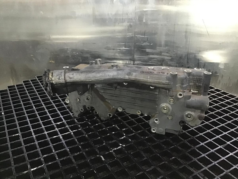 Liebherr R974B / R974 / R974 Li / R974 HD - Olejový chladič: obrázok 1 Liebherr R974B / R974 / R974 Li / R974 HD - Olejový chladič: obrázok 1