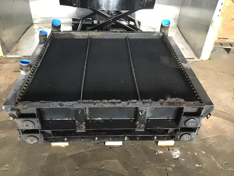 Liebherr Radiator - Chladič: obrázok 1 Liebherr Radiator - Chladič: obrázok 1