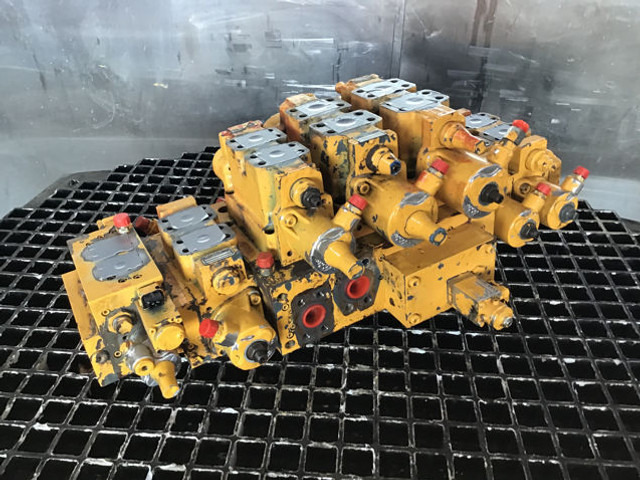 Liebherr Valveblock - Vačkový hriadeľ: obrázok 1 Liebherr Valveblock - Vačkový hriadeľ: obrázok 1