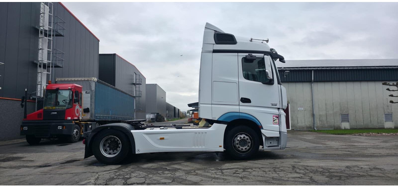 Mercedes-Benz Actros 1845 - Ťahač: obrázok 4 Mercedes-Benz Actros 1845 - Ťahač: obrázok 4