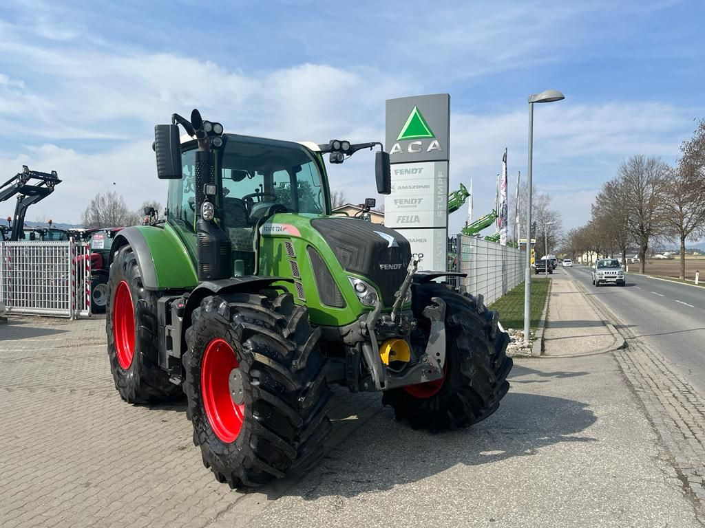 Fendt 724 Vario - Traktor: obrázok 2 Fendt 724 Vario - Traktor: obrázok 2