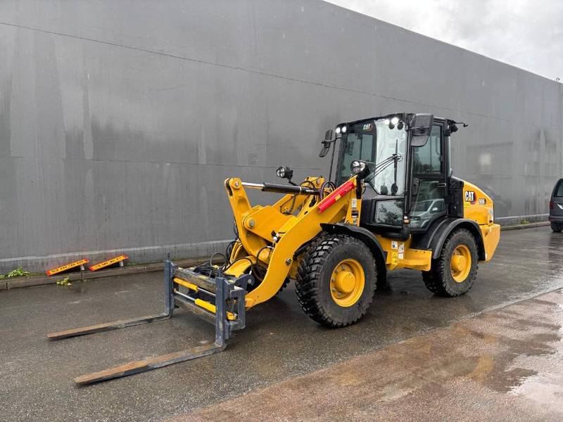 Cat 906 - Kolesový nakladač: obrázok 1 Cat 906 - Kolesový nakladač: obrázok 1