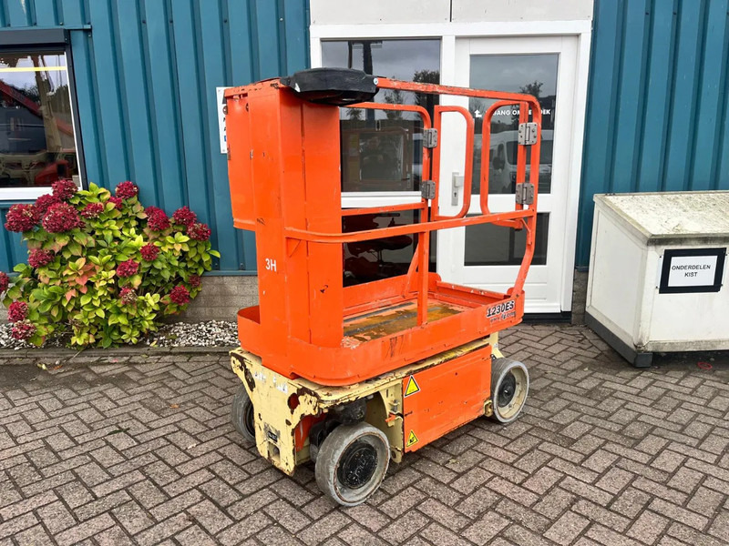 JLG 1230ES - Teleskopická plošina: obrázok 2 JLG 1230ES - Teleskopická plošina: obrázok 2