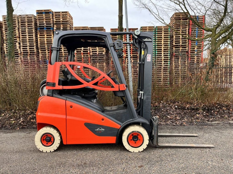 Linde H18T-01 - Plynový vysokozdvižný vozík: obrázok 1 Linde H18T-01 - Plynový vysokozdvižný vozík: obrázok 1
