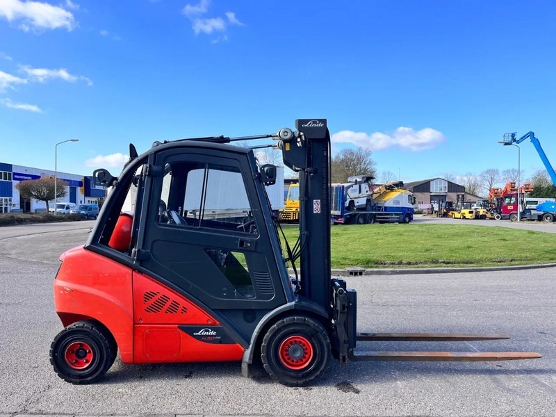Linde H30T-02 - Plynový vysokozdvižný vozík: obrázok 1 Linde H30T-02 - Plynový vysokozdvižný vozík: obrázok 1