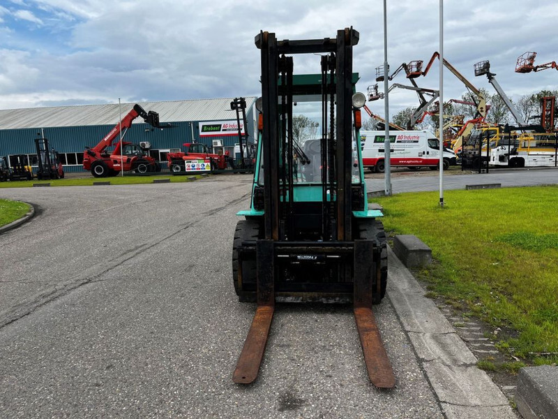 Mitsubishi FD45 - Dieselový vysokozdvižný vozík: obrázok 5 Mitsubishi FD45 - Dieselový vysokozdvižný vozík: obrázok 5