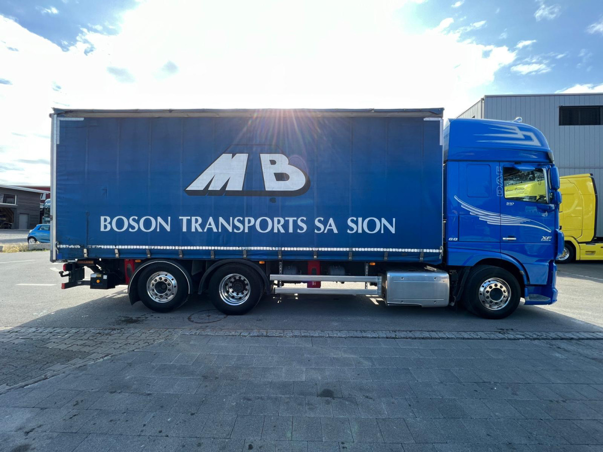 DAF XF510 6x2 - Plachtové nákladné vozidlo: obrázok 4 DAF XF510 6x2 - Plachtové nákladné vozidlo: obrázok 4