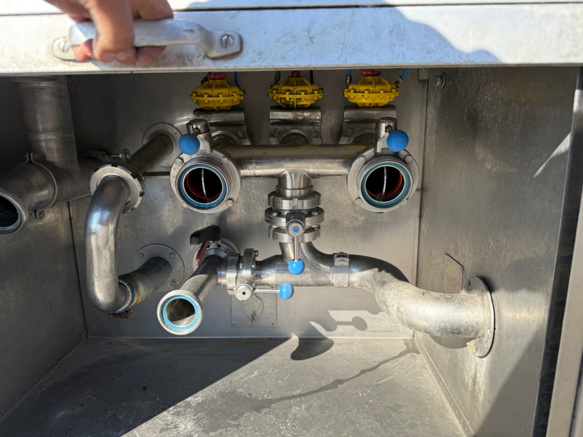 Leasing IVECO 180E28 4x2 Milchtank IVECO 180E28 4x2 Milchtank: obrázok 17 Leasing IVECO 180E28 4x2 Milchtank IVECO 180E28 4x2 Milchtank: obrázok 17