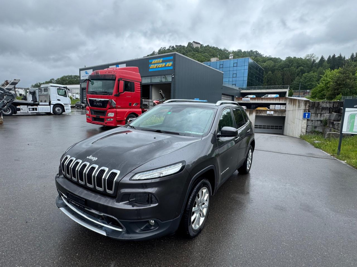 JEEP Cherokee 2.2 TD - Hatchback: obrázok 1 JEEP Cherokee 2.2 TD - Hatchback: obrázok 1