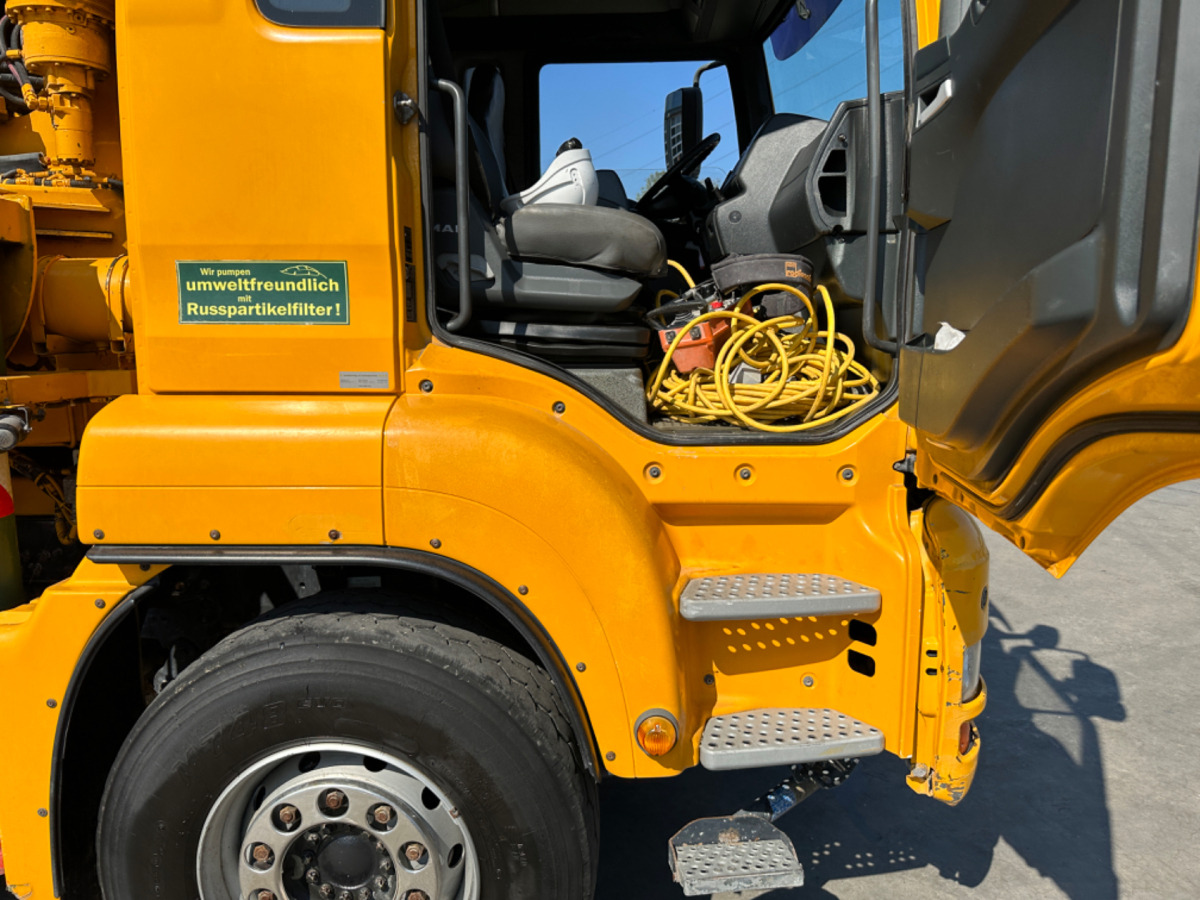 MAN TGA 41.440 8x4 Hallenpumpe 31M-5 - Autočerpadlo: obrázok 4 MAN TGA 41.440 8x4 Hallenpumpe 31M-5 - Autočerpadlo: obrázok 4