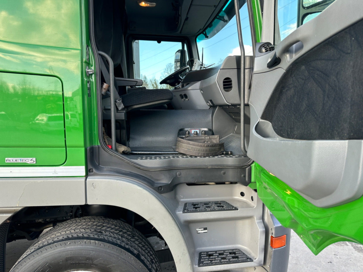 MERCEDES 2551 V8 6x2 Fassi 185-5 Bj.2020 - Sklápač, Auto s hydraulickou rukou: obrázok 4 MERCEDES 2551 V8 6x2 Fassi 185-5 Bj.2020 - Sklápač, Auto s hydraulickou rukou: obrázok 4