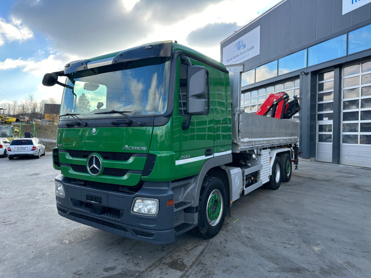 MERCEDES 2551 V8 6x2 Fassi 185-5 Bj.2020 - Sklápač, Auto s hydraulickou rukou: obrázok 1 MERCEDES 2551 V8 6x2 Fassi 185-5 Bj.2020 - Sklápač, Auto s hydraulickou rukou: obrázok 1