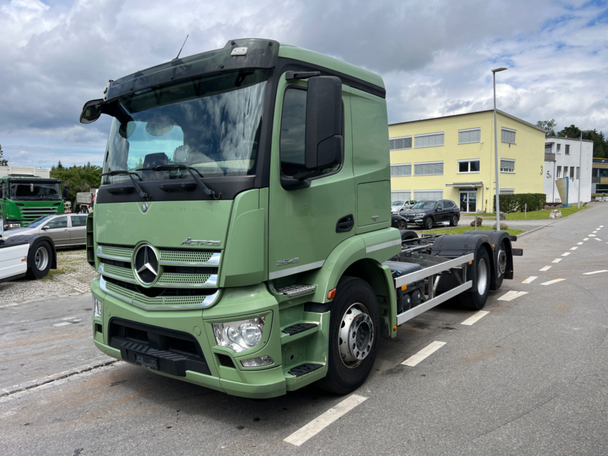 MERCEDES Actros 2543 6x2 - Podvozek s kabinou: obrázok 1 MERCEDES Actros 2543 6x2 - Podvozek s kabinou: obrázok 1