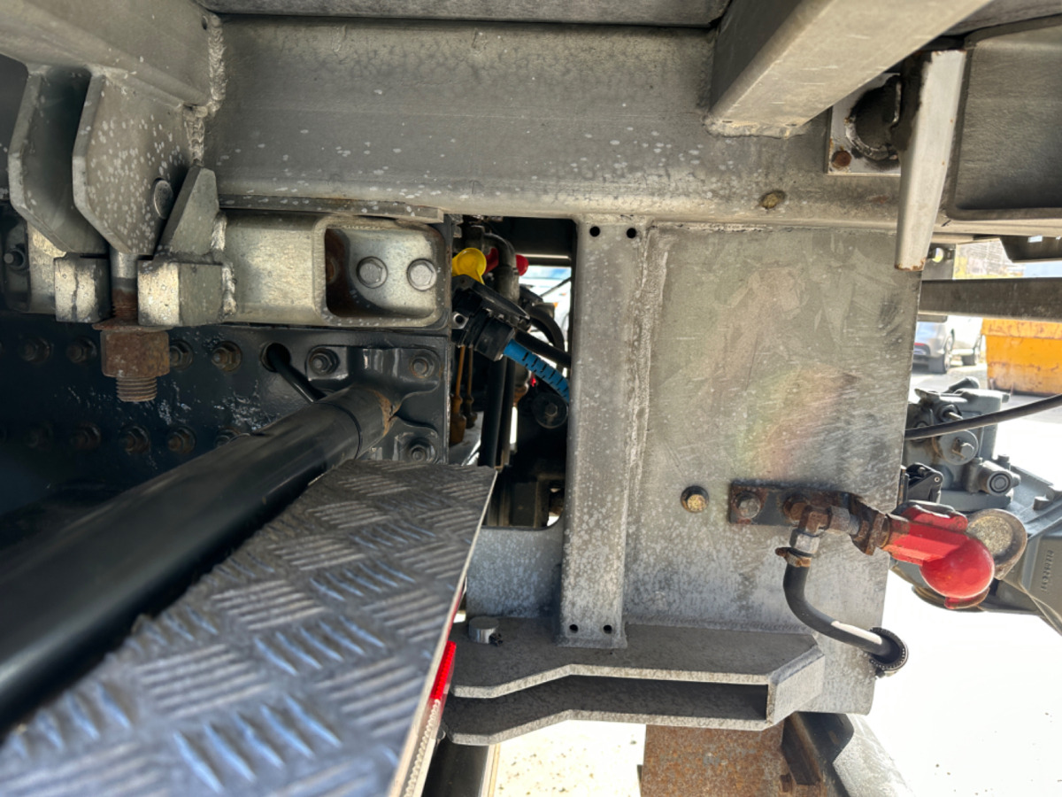 Auto s hydraulickou rukou MERCEDES Actros 2648 6x4/4 Fassi455 SZM/Pritsche: obrázok 15 Auto s hydraulickou rukou MERCEDES Actros 2648 6x4/4 Fassi455 SZM/Pritsche: obrázok 15