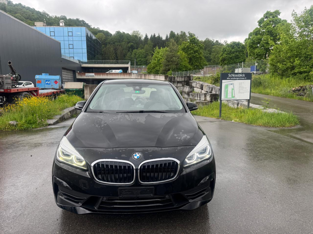 Marke BMW 218d xDrive - Hatchback: obrázok 2 Marke BMW 218d xDrive - Hatchback: obrázok 2