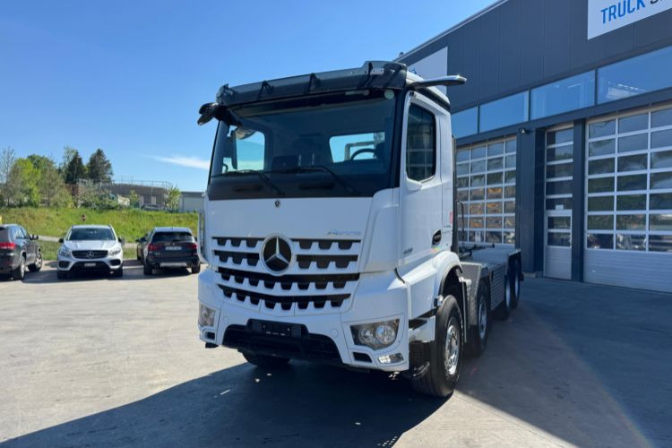 Mercedes-Benz Arocs 3251 8x4 - Hákový nosič kontajnerov: obrázok 1 Mercedes-Benz Arocs 3251 8x4 - Hákový nosič kontajnerov: obrázok 1
