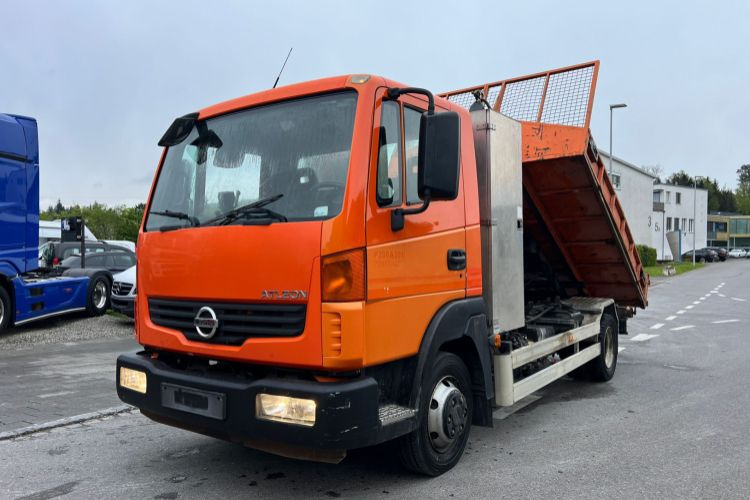 Nissan Atleon 80.19 4x2 Hooklift - Hákový nosič kontajnerov: obrázok 1 Nissan Atleon 80.19 4x2 Hooklift - Hákový nosič kontajnerov: obrázok 1
