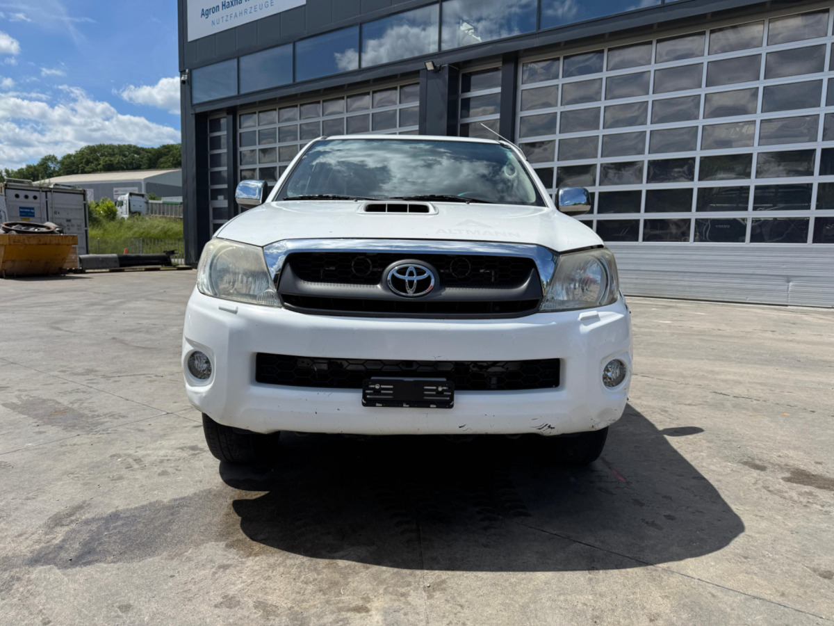 TOYOTA Hilux 3.0D 4WD - Pick-up: obrázok 2 TOYOTA Hilux 3.0D 4WD - Pick-up: obrázok 2
