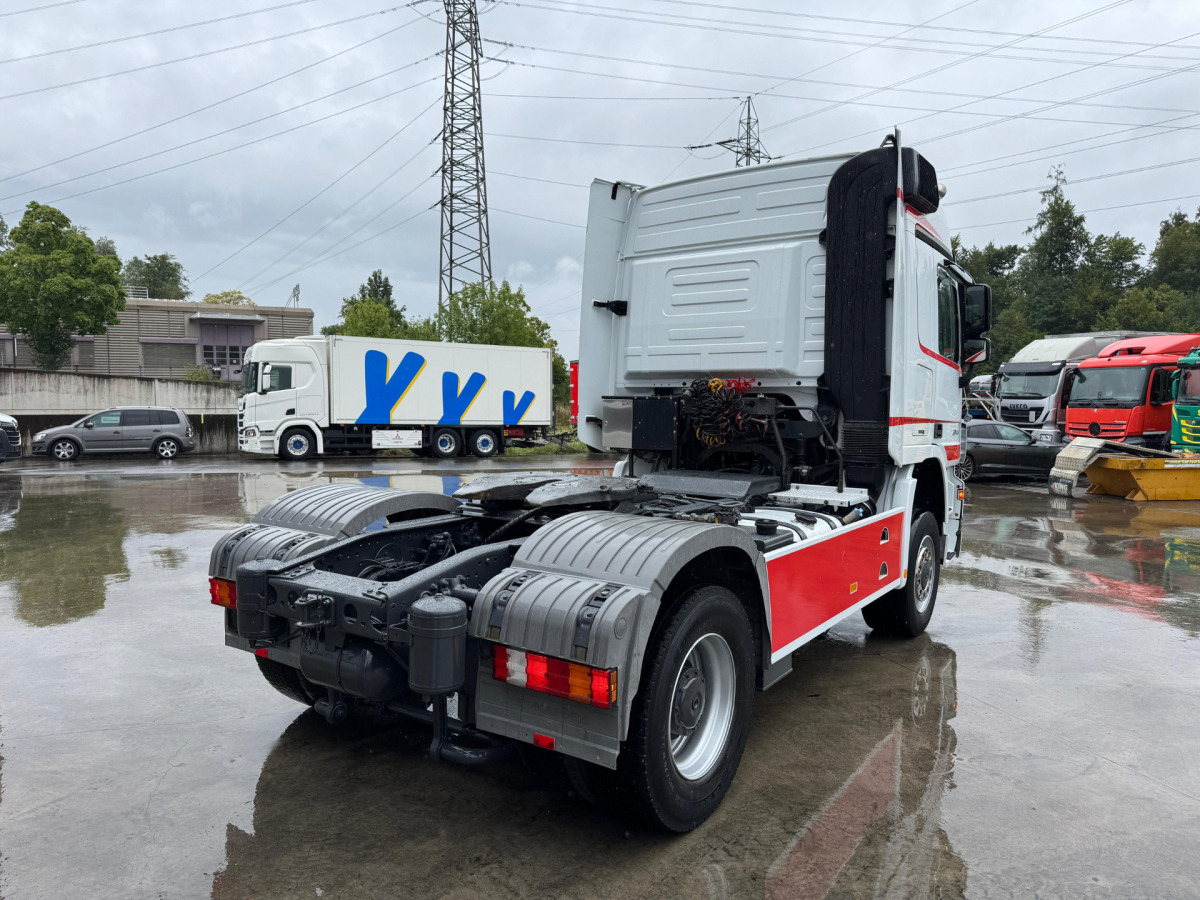 MERCEDES Actros 2044 4x4 - Ťahač: obrázok 5 MERCEDES Actros 2044 4x4 - Ťahač: obrázok 5