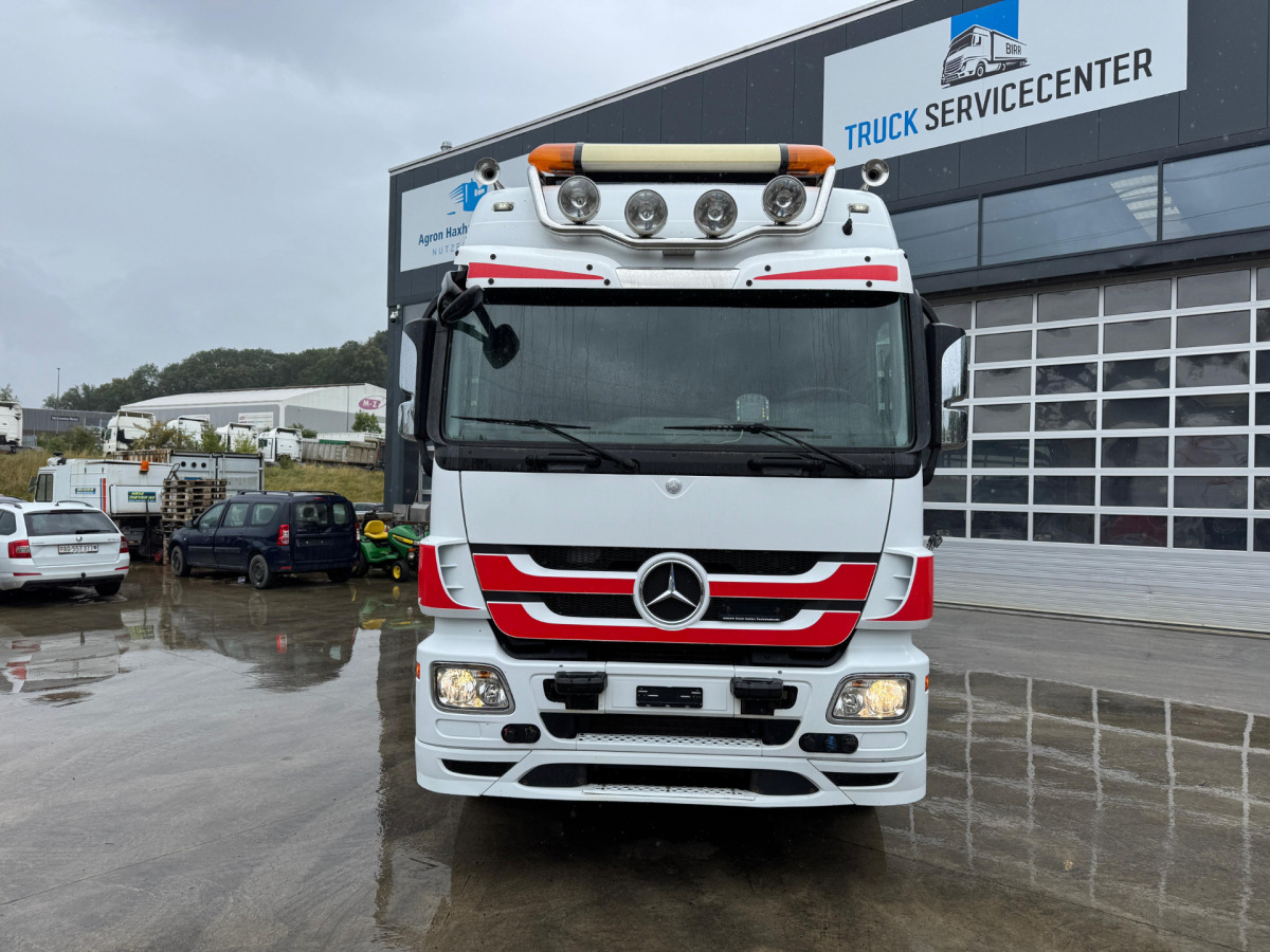 MERCEDES Actros 2044 4x4 - Ťahač: obrázok 2 MERCEDES Actros 2044 4x4 - Ťahač: obrázok 2